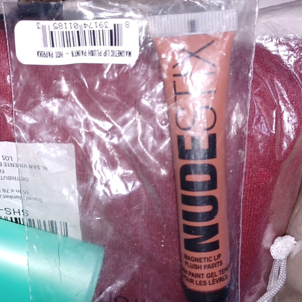 Lip plush paint
